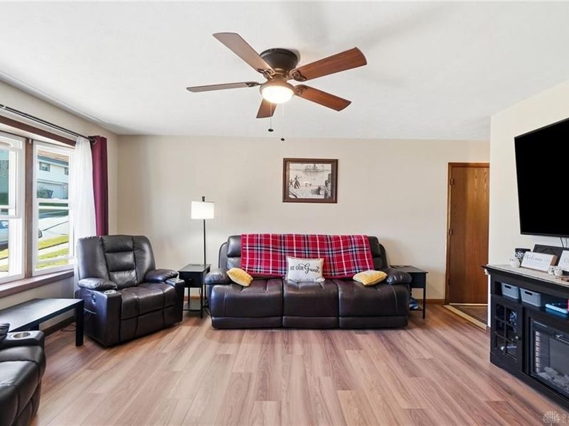 1347 Arrow Sheath Drive, West Carrollton, OH 45449 Photo 5