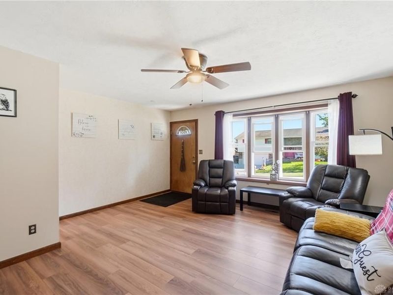 1347 Arrow Sheath Drive, West Carrollton, OH 45449 Photo 7