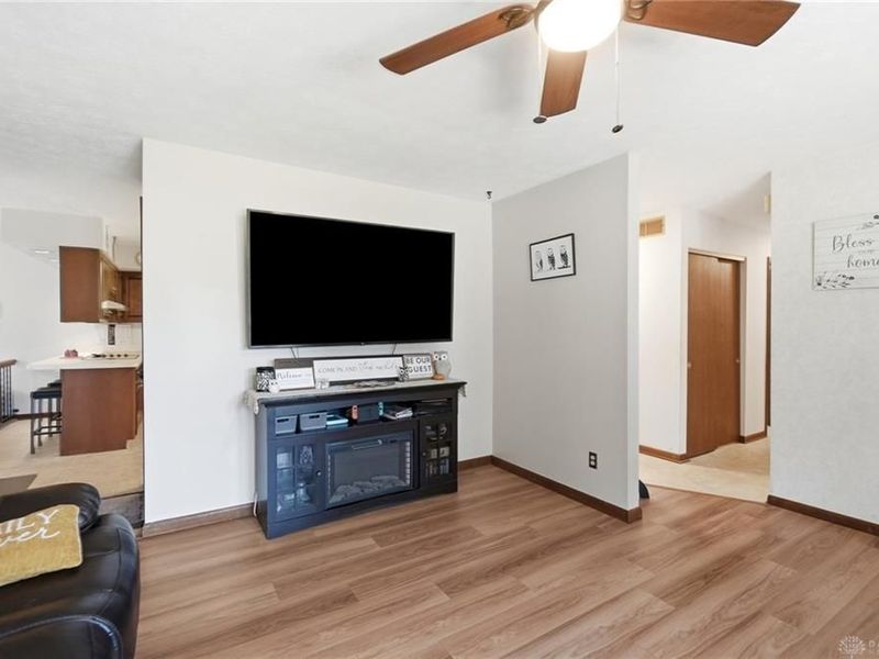 1347 Arrow Sheath Drive, West Carrollton, OH 45449 Photo 9