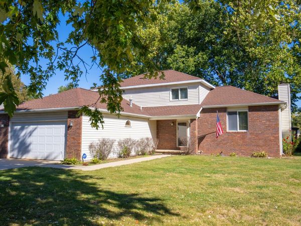 1708 Oak Park Drive , Champaign, IL 61822