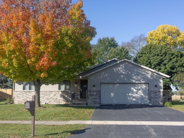 418 ROYAL Avenue , Belvidere, IL 61008