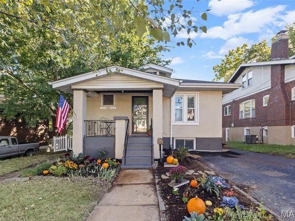 7346 Gayola Place , St Louis, MO 63143