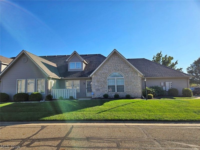 1425 Laurenbrook Lane NE, Massillon, OH 44646 Photo 1