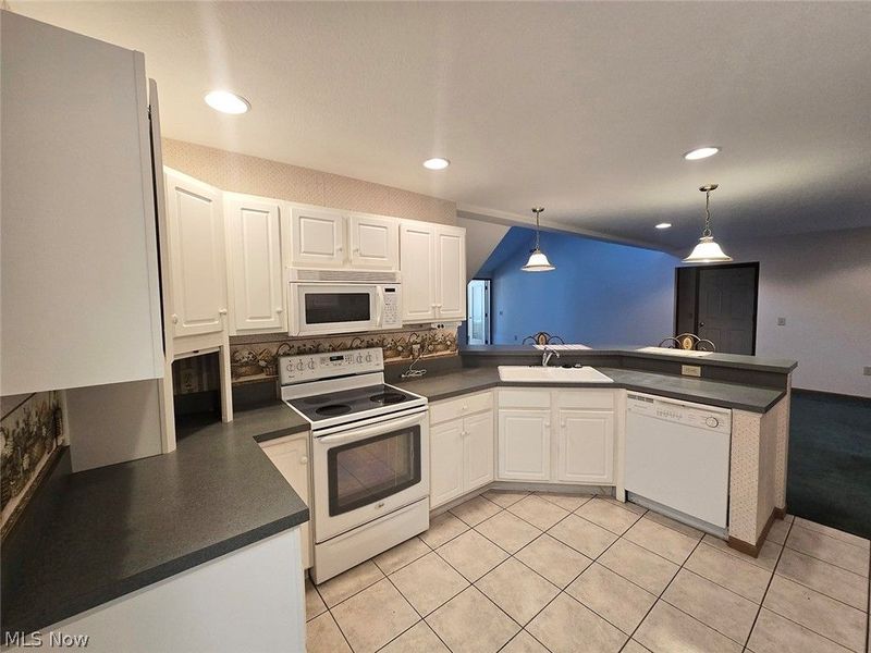 1425 Laurenbrook Lane NE, Massillon, OH 44646 Photo 10