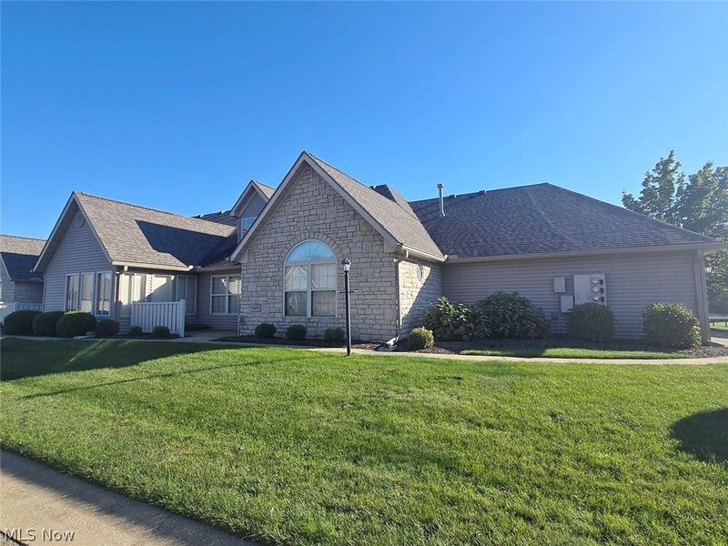 1425 Laurenbrook Lane NE, Massillon, OH 44646 Photo 3