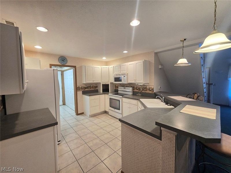 1425 Laurenbrook Lane NE, Massillon, OH 44646 Photo 9