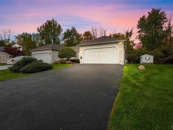 134 Braintree Drive, Liverpool, NY 13088