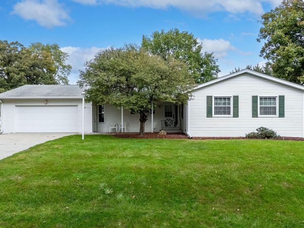 410 Ridge Drive , Geneseo, IL 61254