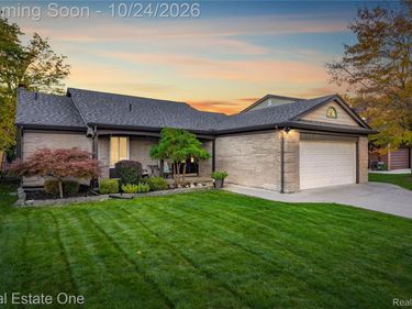 39435 Baroque Boulevard, Clinton Township, Mi 48038