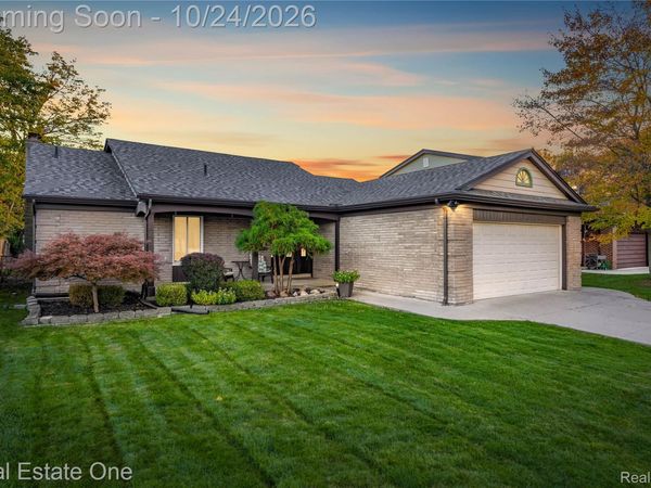 39435 Baroque Boulevard, Clinton Township, Mi 48038