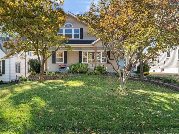 936 Chelsea Avenue , Glendale, MO 63122