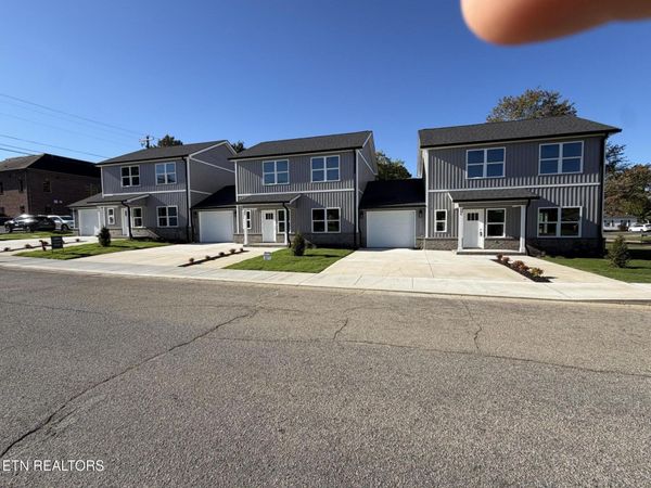 Avenue B, Alcoa, TN 37701
