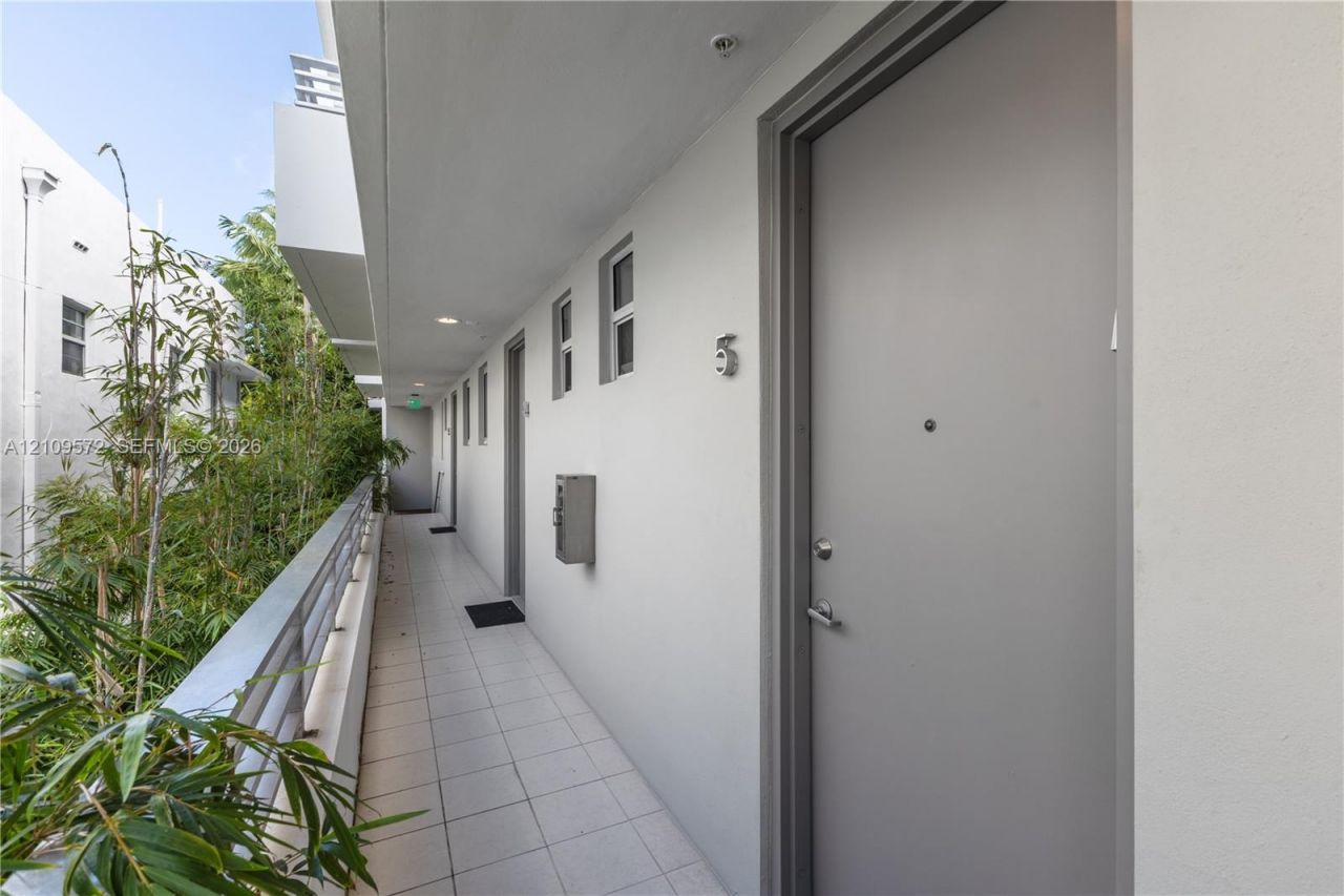928 Pennsylvania Ave, Unit 5, Miami Beach, FL 33139 Photo