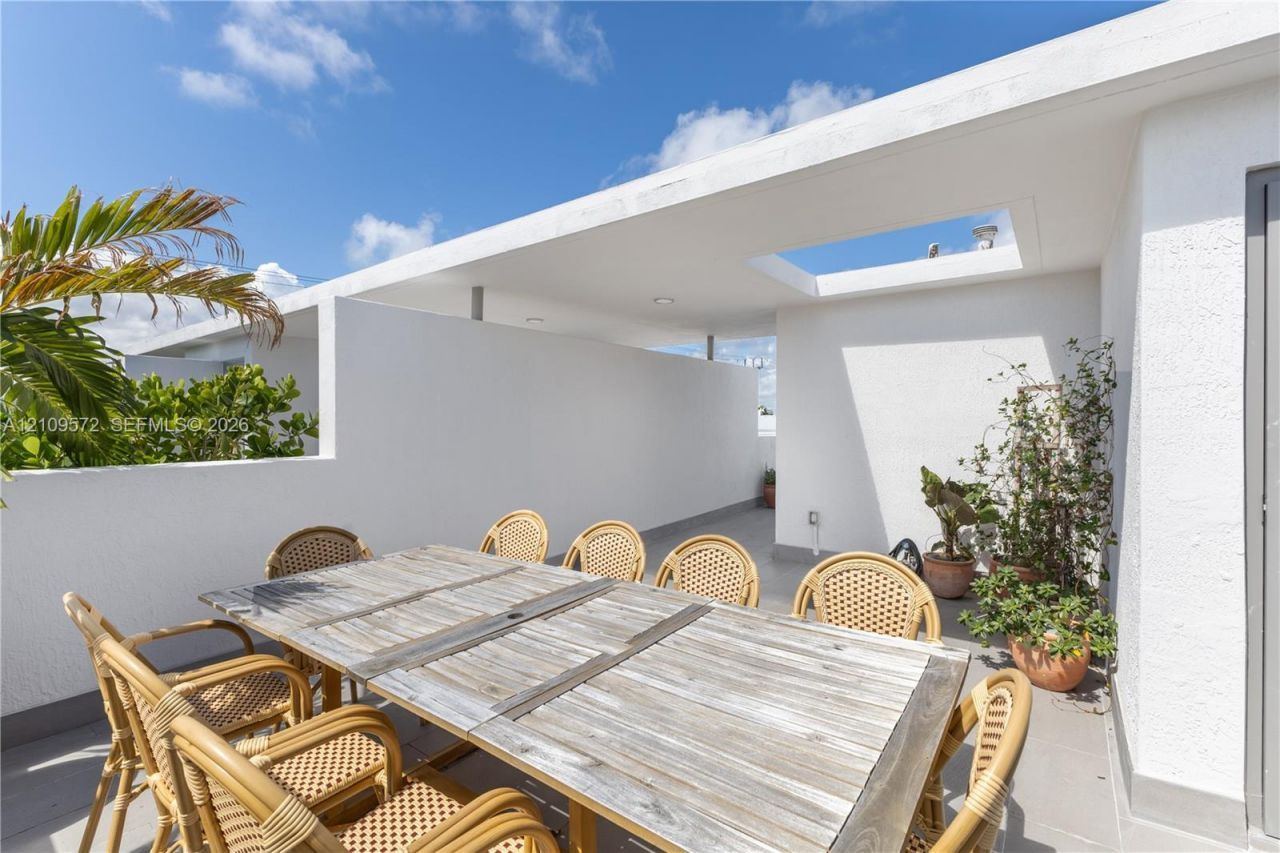 928 Pennsylvania Ave, Unit 5, Miami Beach, FL 33139 Photo