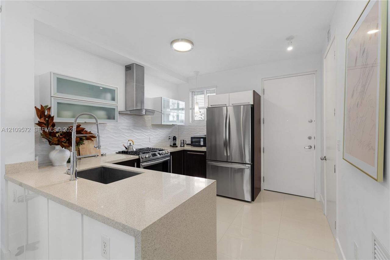 928 Pennsylvania Ave, Unit 5, Miami Beach, FL 33139 Photo