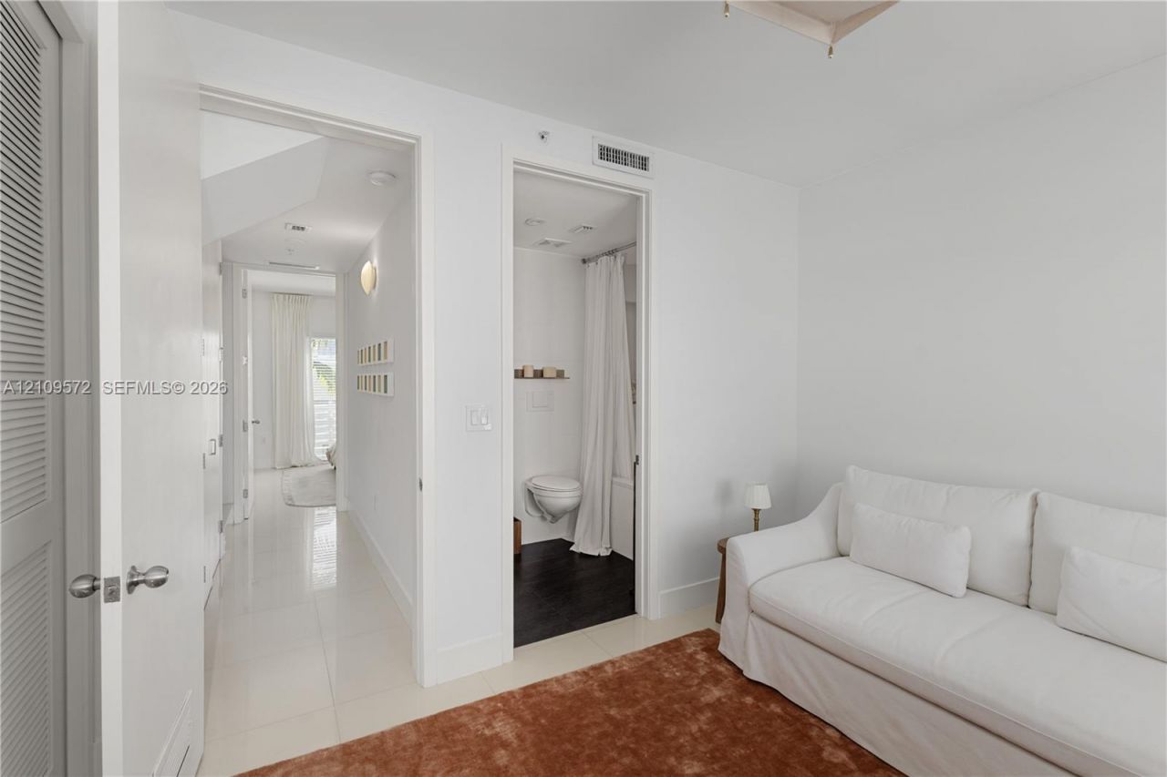 928 Pennsylvania Ave, Unit 5, Miami Beach, FL 33139 Photo