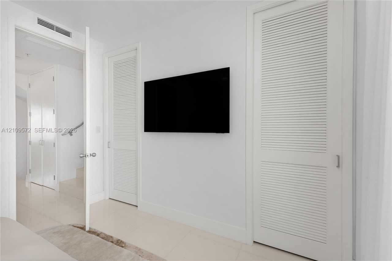 928 Pennsylvania Ave, Unit 5, Miami Beach, FL 33139 Photo