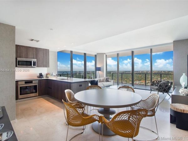 88 SW 7th St , Unit 3202, Miami, FL 33130