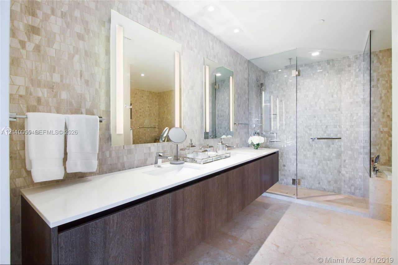 88 SW 7th St , Unit 3202, Miami, FL 33130 Photo