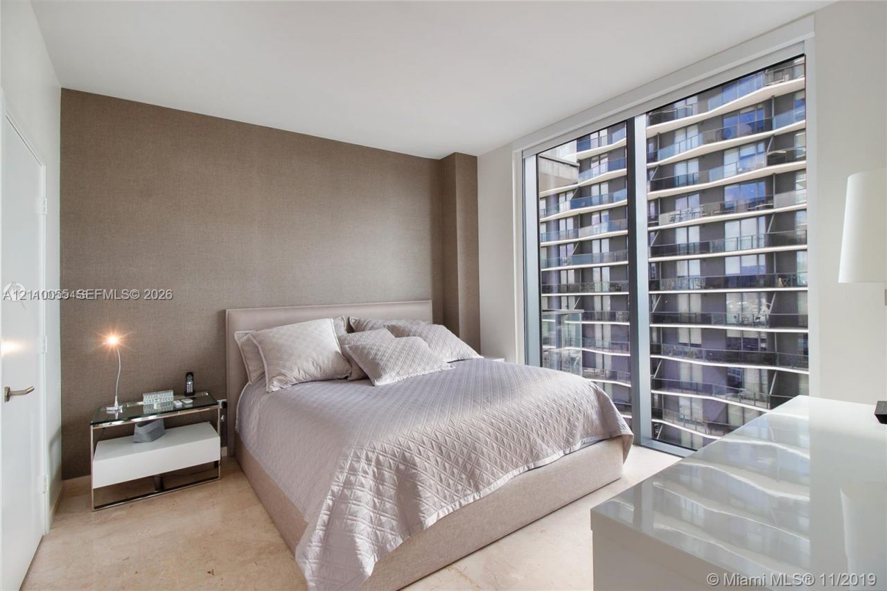 88 SW 7th St , Unit 3202, Miami, FL 33130 Photo