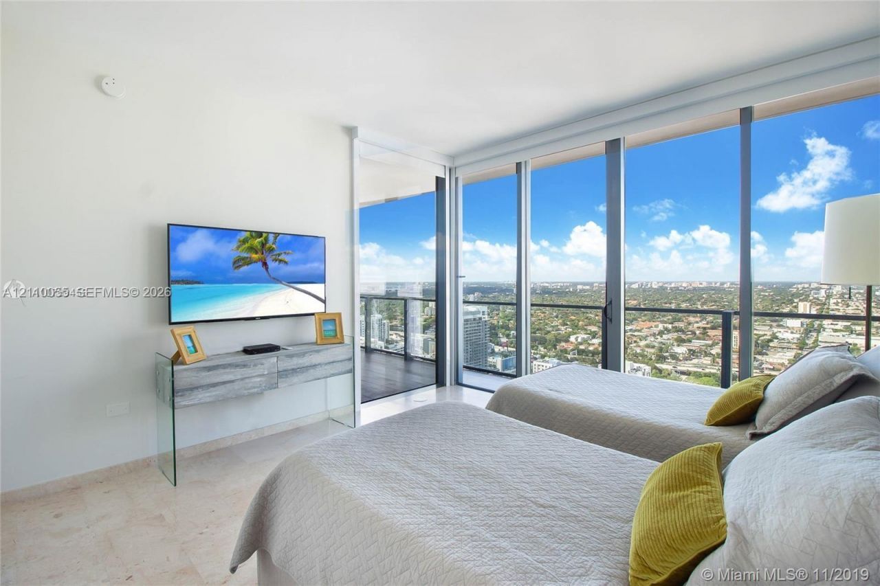88 SW 7th St , Unit 3202, Miami, FL 33130 Photo