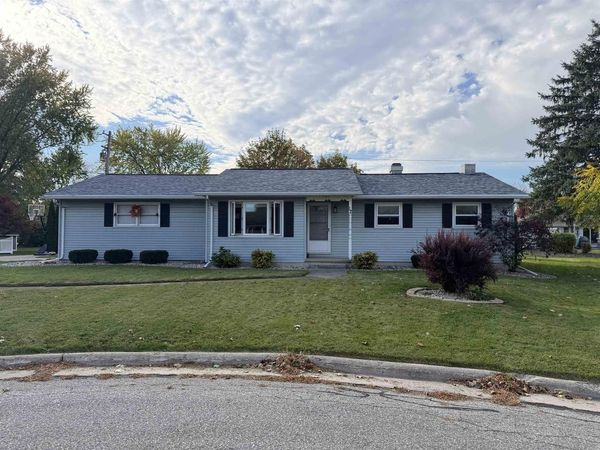 12 FERN COURT, Little Chute, WI 54140