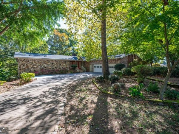135 Windsor Drive, Calhoun, GA 30701