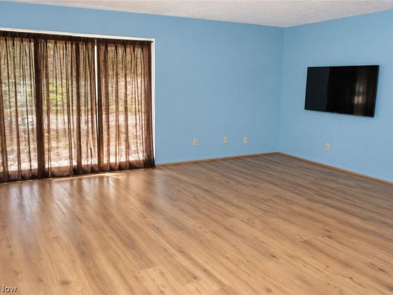 22946 Mastick Road, Unit 203, Fairview Park, OH 44126 Photo 2
