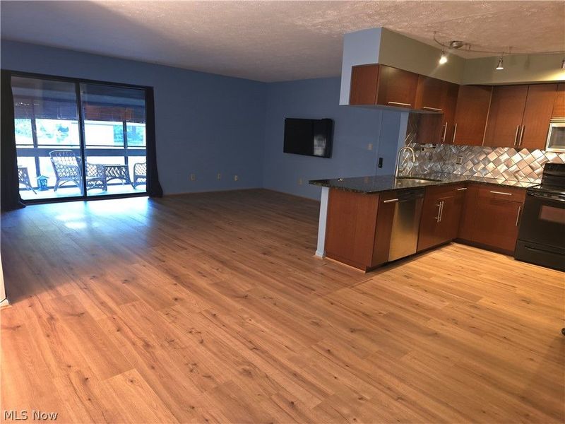 22946 Mastick Road, Unit 203, Fairview Park, OH 44126 Photo 3