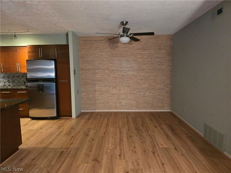 22946 Mastick Road, Unit 203, Fairview Park, OH 44126 Photo 6