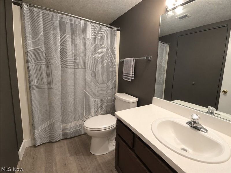 22946 Mastick Road, Unit 203, Fairview Park, OH 44126 Photo 7