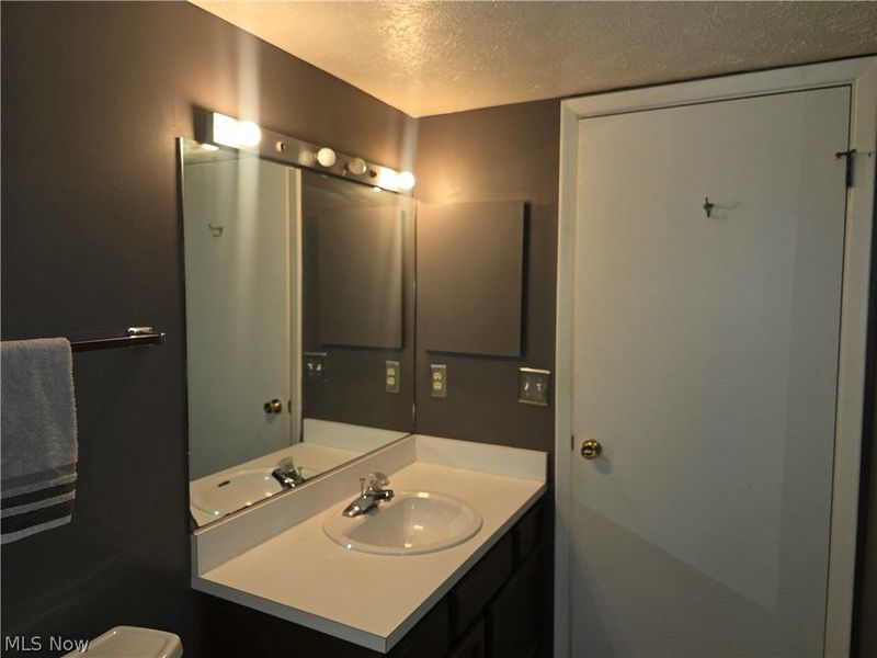 22946 Mastick Road, Unit 203, Fairview Park, OH 44126 Photo 8