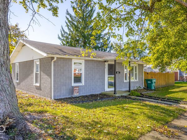 819 Washington Street , Hope, IN 47246