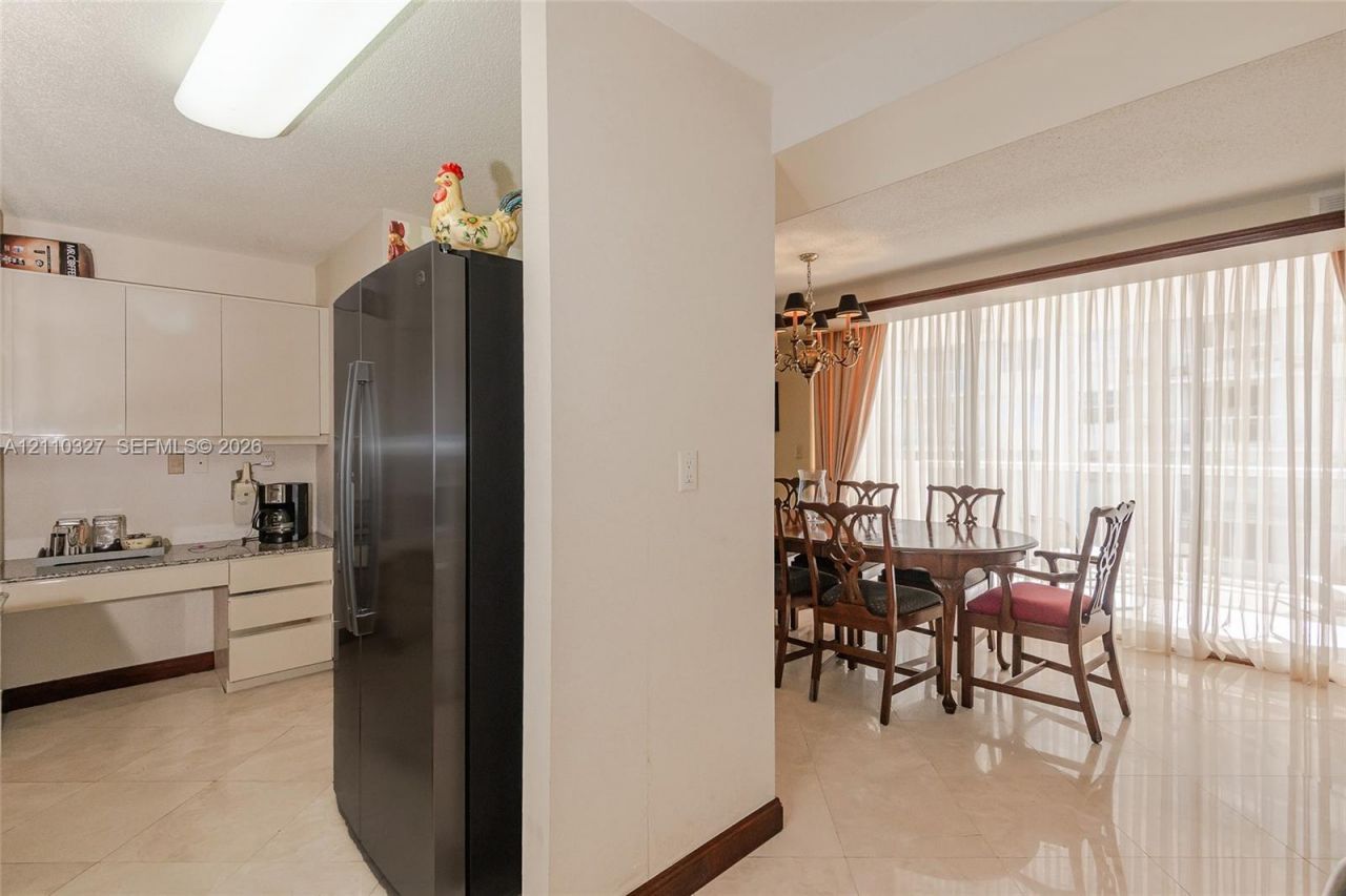 5757 Collins Ave , Unit 1005, Miami Beach, FL 33140 Photo