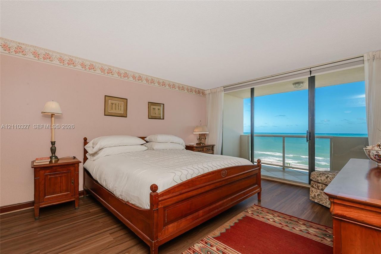 5757 Collins Ave , Unit 1005, Miami Beach, FL 33140 Photo