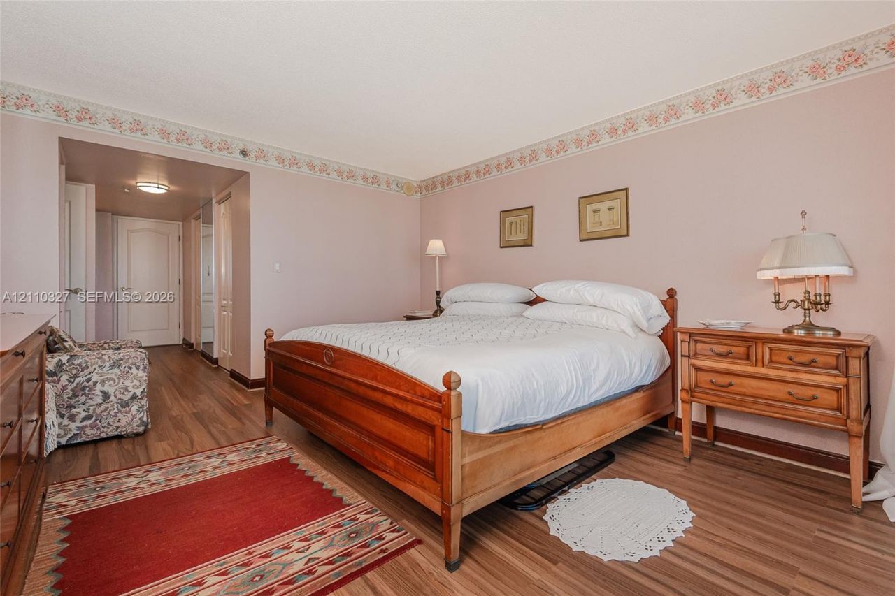 5757 Collins Ave , Unit 1005, Miami Beach, FL 33140 Photo