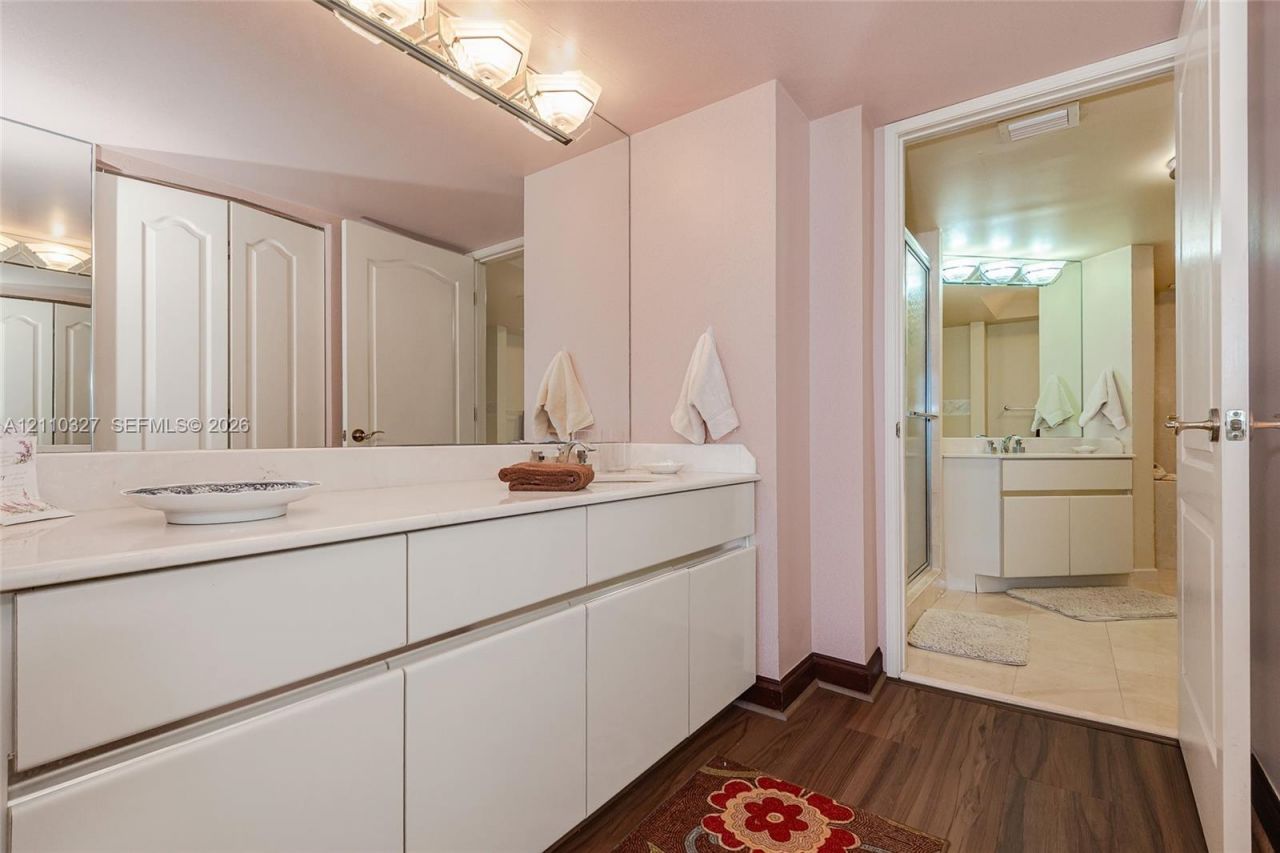 5757 Collins Ave , Unit 1005, Miami Beach, FL 33140 Photo
