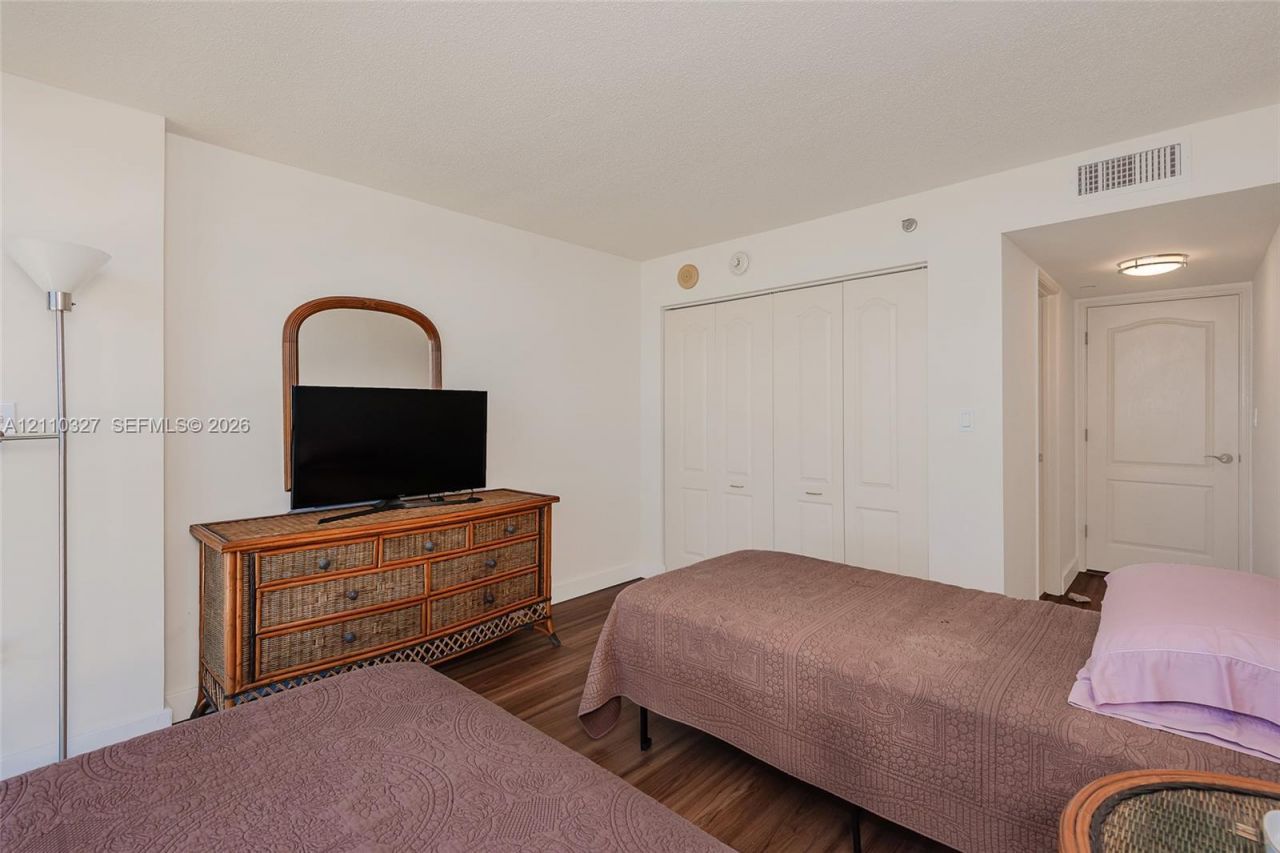 5757 Collins Ave , Unit 1005, Miami Beach, FL 33140 Photo
