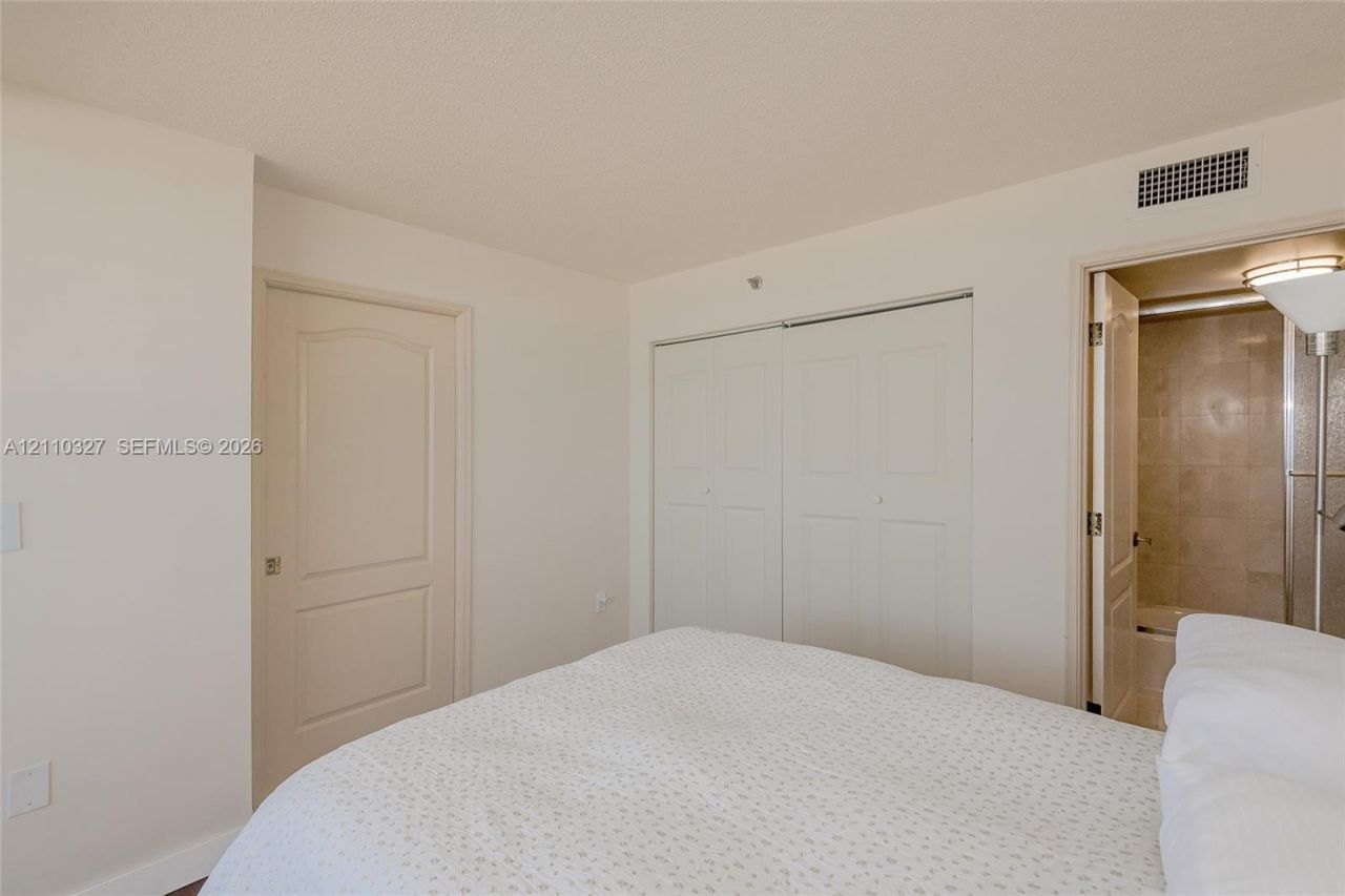 5757 Collins Ave , Unit 1005, Miami Beach, FL 33140 Photo