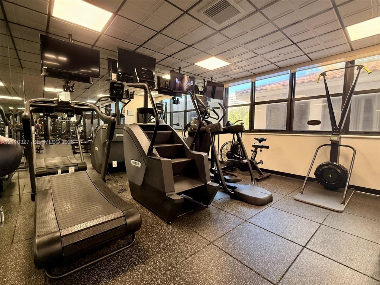 5757 Collins Ave , Unit 1005, Miami Beach, FL 33140 Photo