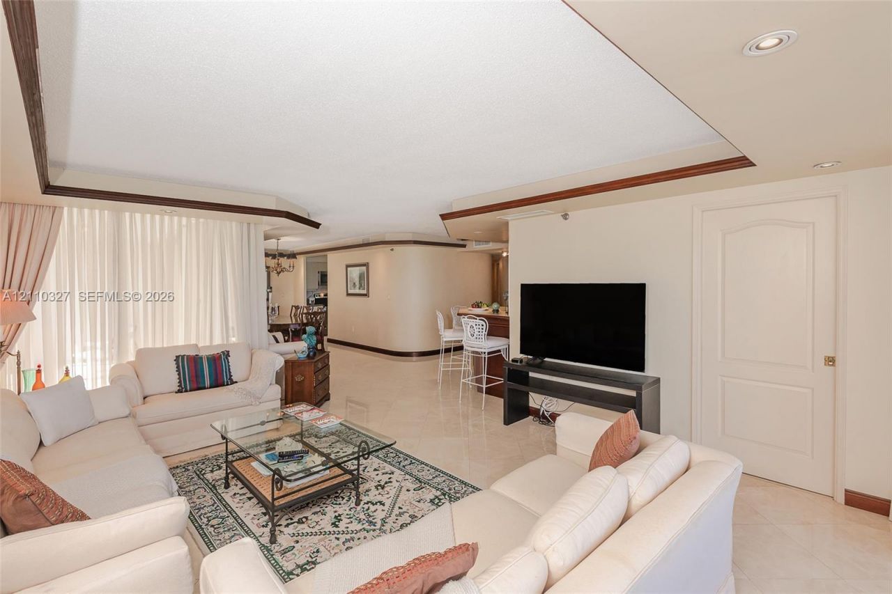 5757 Collins Ave , Unit 1005, Miami Beach, FL 33140 Photo
