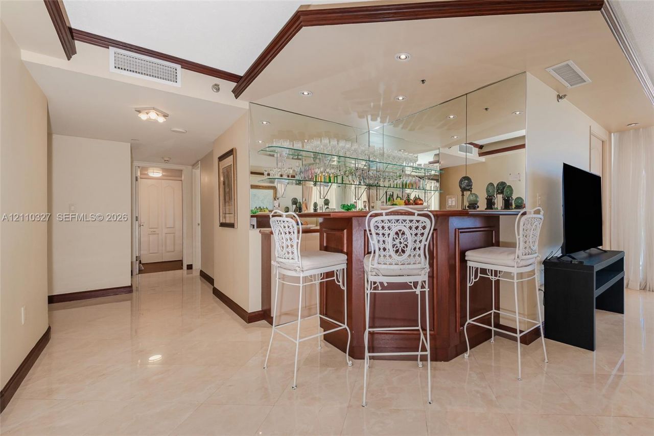 5757 Collins Ave , Unit 1005, Miami Beach, FL 33140 Photo