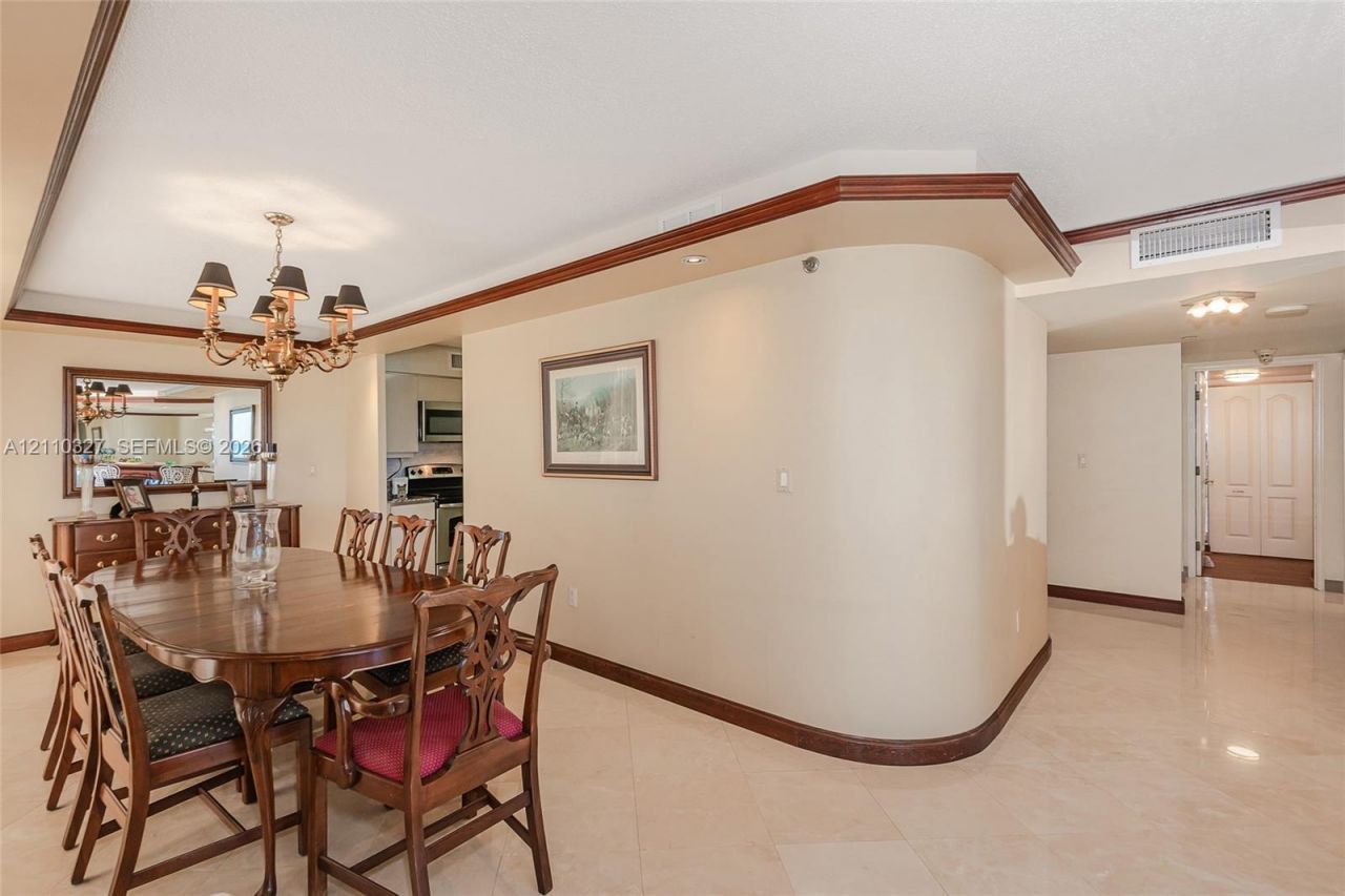 5757 Collins Ave , Unit 1005, Miami Beach, FL 33140 Photo
