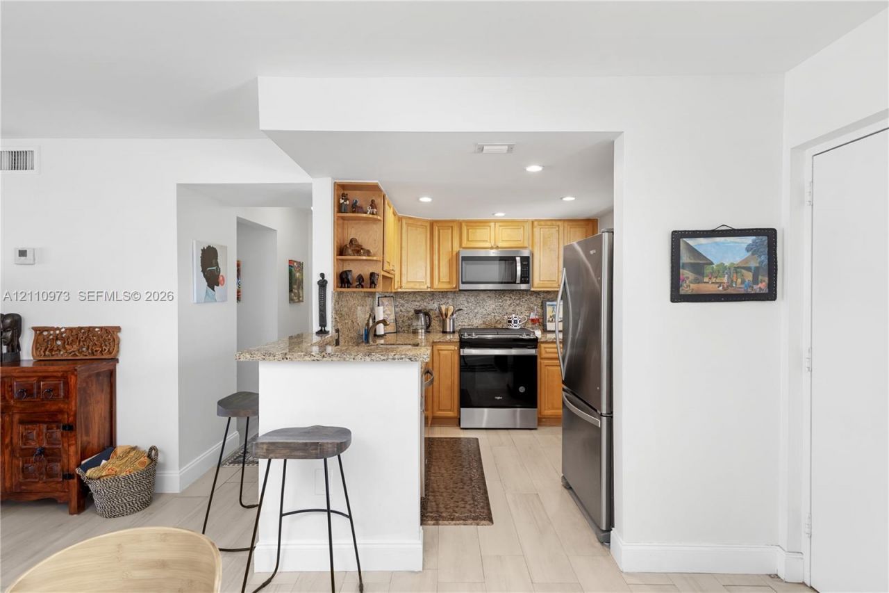 720 Collins Ave , Unit 704, Miami Beach, FL 33139 Photo