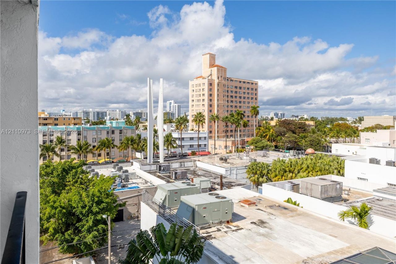 720 Collins Ave , Unit 704, Miami Beach, FL 33139 Photo