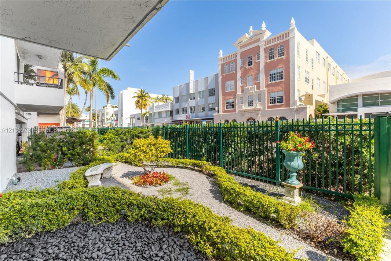 720 Collins Ave , Unit 704, Miami Beach, FL 33139 Photo
