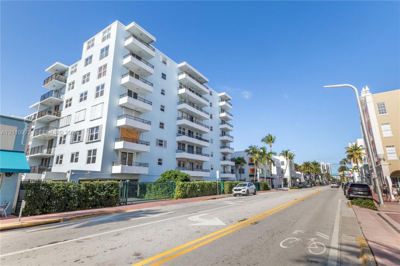 720 Collins Ave , Unit 704, Miami Beach, FL 33139 Photo