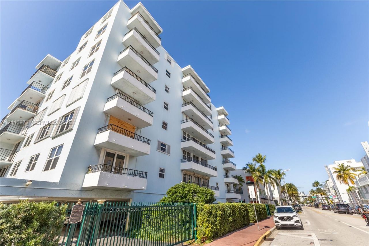 720 Collins Ave , Unit 704, Miami Beach, FL 33139 Photo