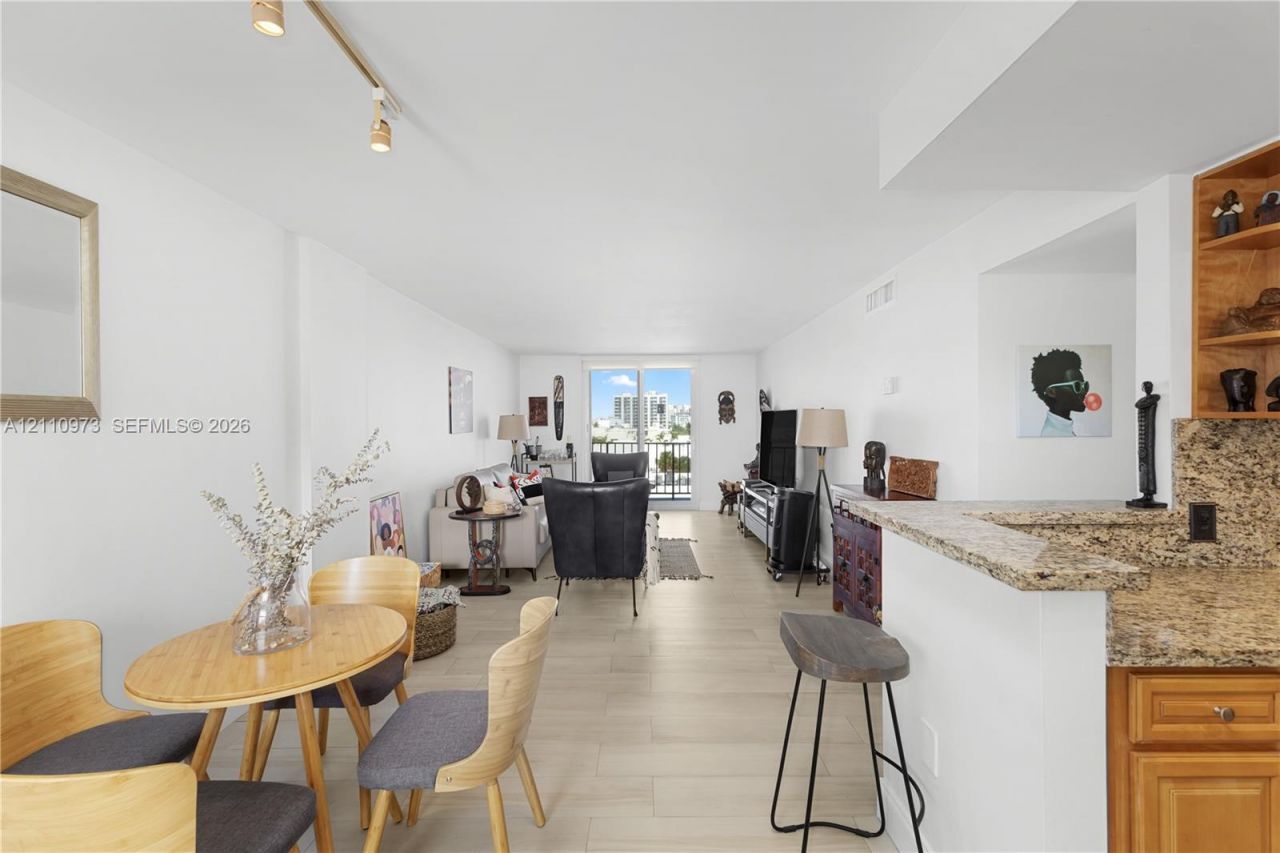 720 Collins Ave , Unit 704, Miami Beach, FL 33139 Photo