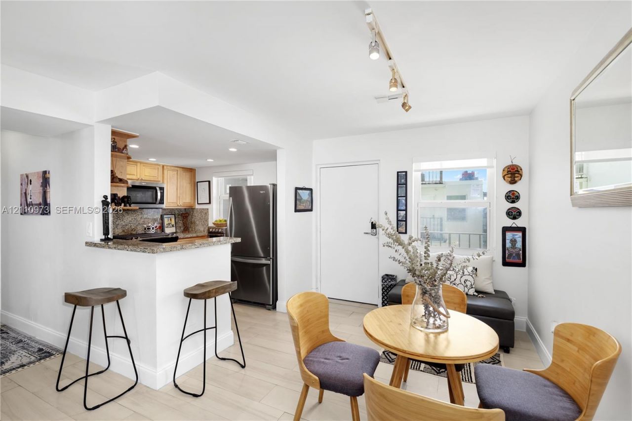 720 Collins Ave , Unit 704, Miami Beach, FL 33139 Photo